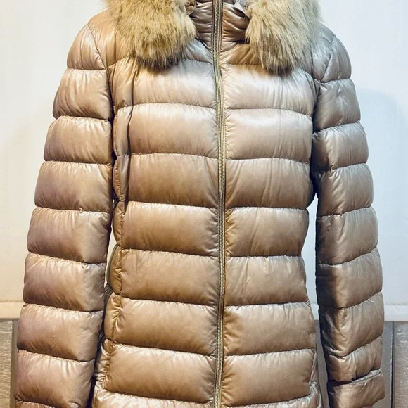 Herno Shimmering Gold Puffer Jacket with detachable Fox Fur Collar - Picture 14 of 16